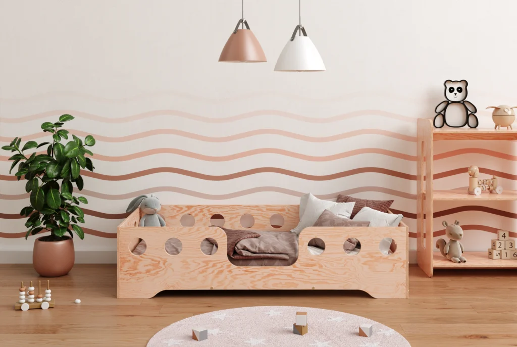 Lit en bois fabriqué en contreplaqué de pin couleur bois naturel avec entrée centrale